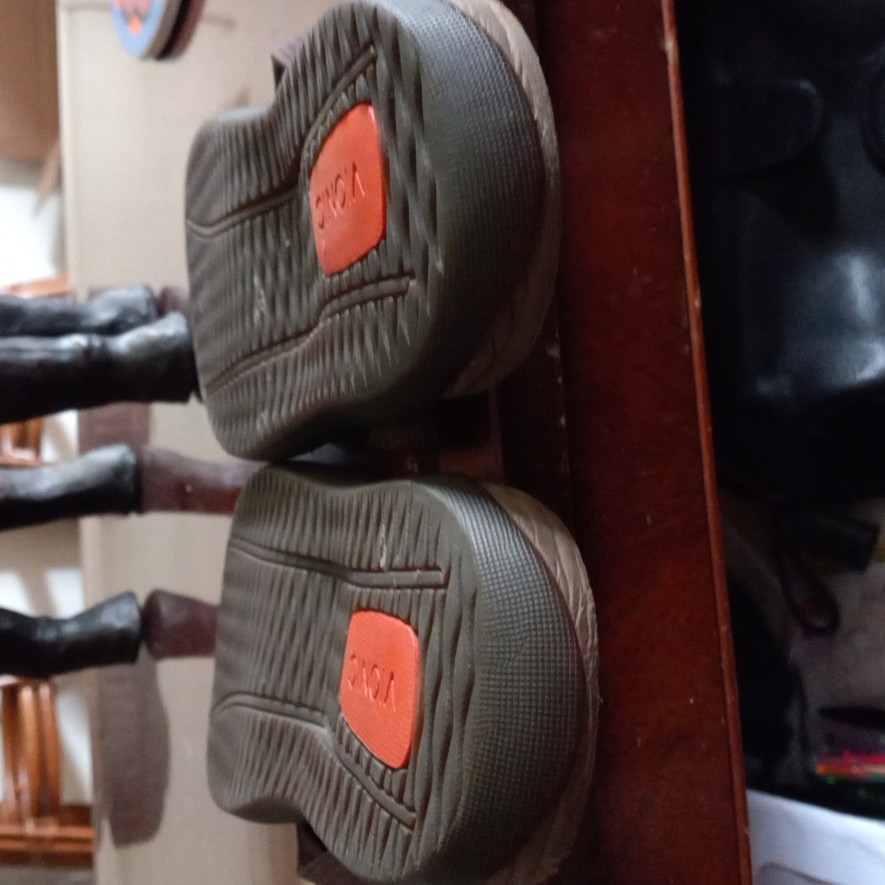 Sandles by Vionic orthopedic type. - Picture 5 of 6